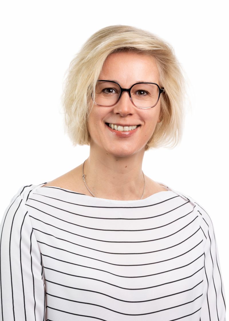 Karin Westreicher, Dipl. Personalverrechnerin,
Dipl. f. Arbeits - & Sozialversicherungsrecht,
Dipl. Bilanzbuchhalterin, Ried im Oberinntal